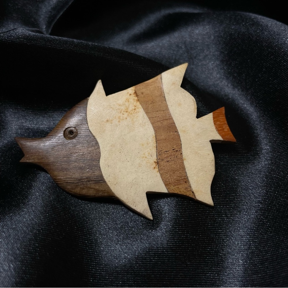 New! ☆ Balinese Handmade Fish Pin For Bags, Clothes, Etc.! - Picture 3 of 9